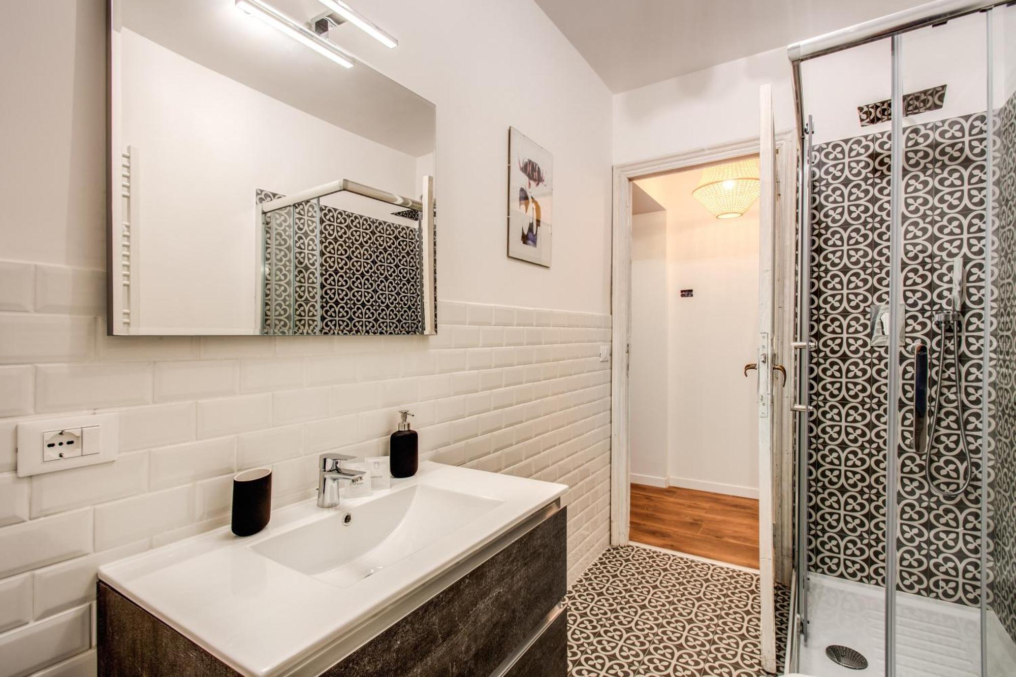 Monti Quiet And Spacious Apartment Rome Buitenkant foto
